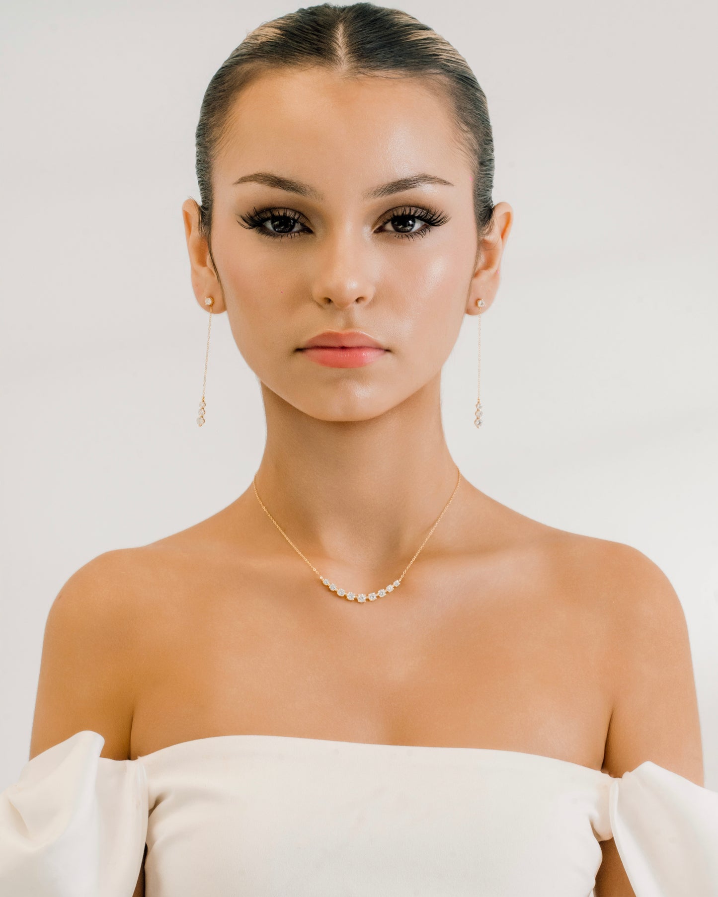 Edith Curved Moissanite Necklace